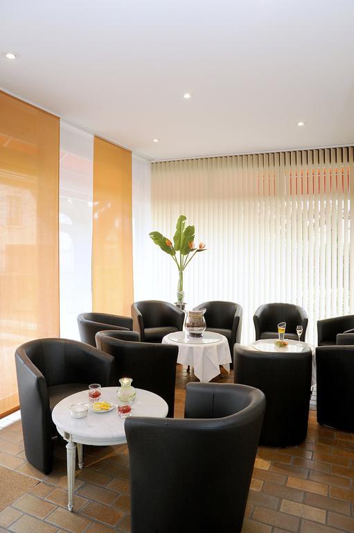Hotel Restaurant Emile Job Montmerle-sur-Saone Exterior photo